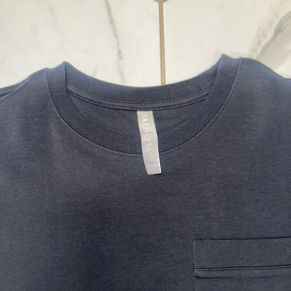 Women’s Athleta Black Gallery Tee‎ Medium - Picture 4 of 11